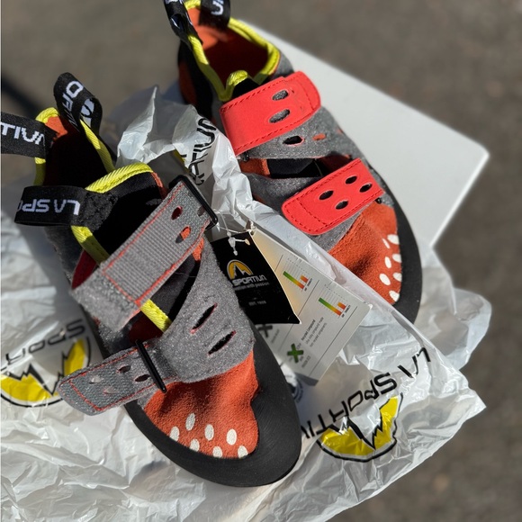 Vibrant Frixion women 8, men’s 6.5 Climbing Shoes - Picture 2 of 4